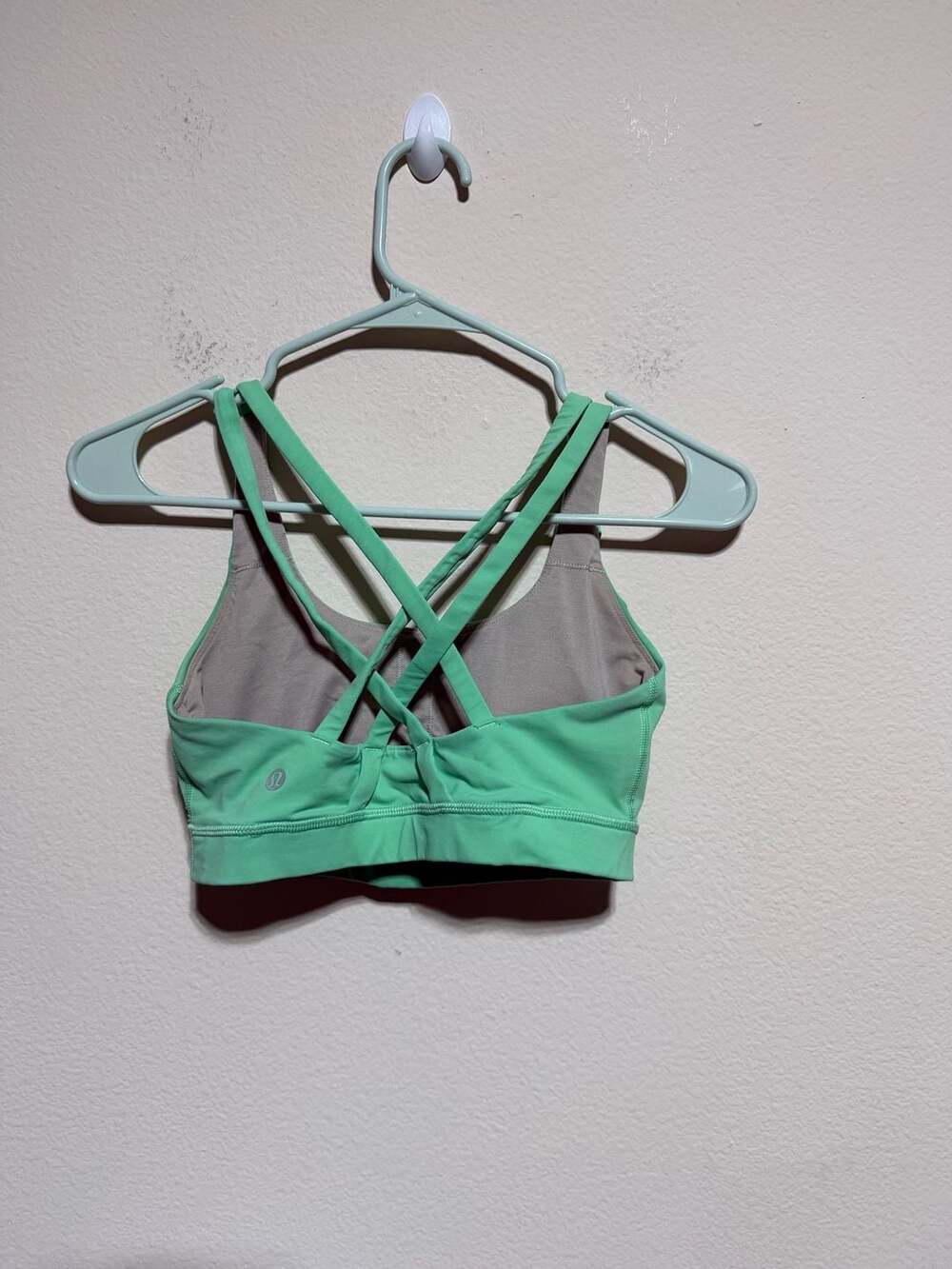 Lululemon Energy Bra *Luxtreme Size 6 Fresh Teal - Picture 2 of 4